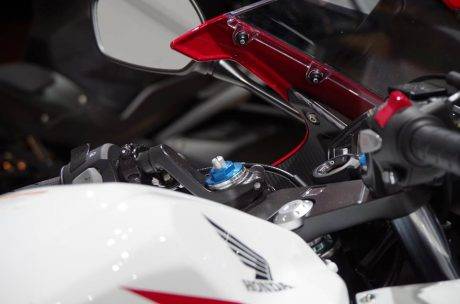 Honda CBR400R 2016 (4)