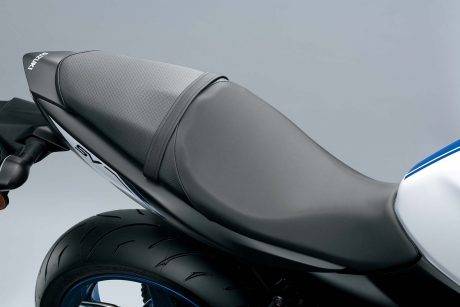 2016-Suzuki-SV650-A-details-20