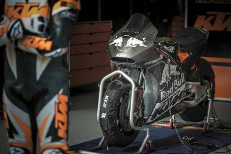 2016-ktm-rc16-motogp-bike-10